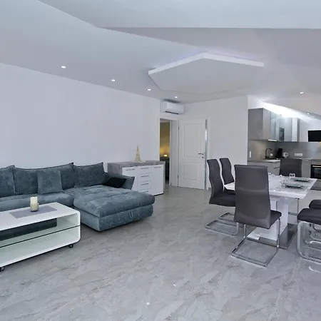 アパート Divkovic